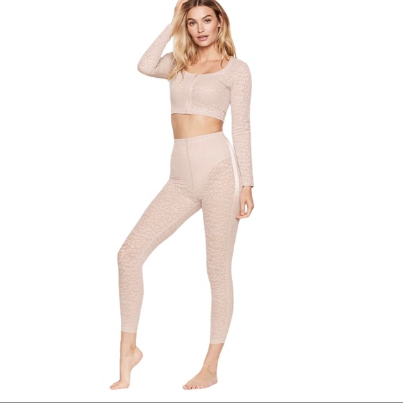Victoria's Secret Pants - VICTORIA’s SECRET Total Knockout High-waist Tights